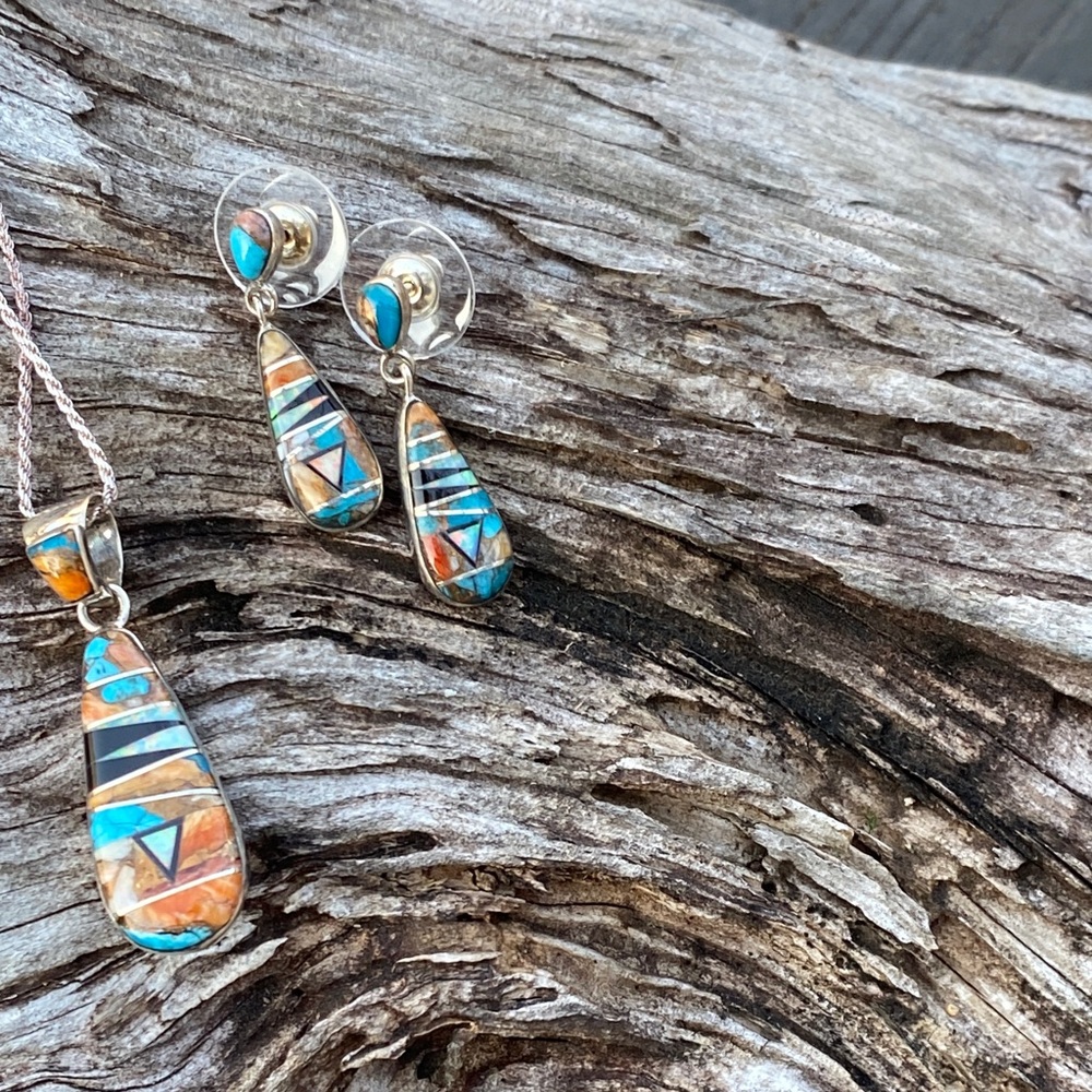 Elegant Silver and Turquoise Jewelry Set